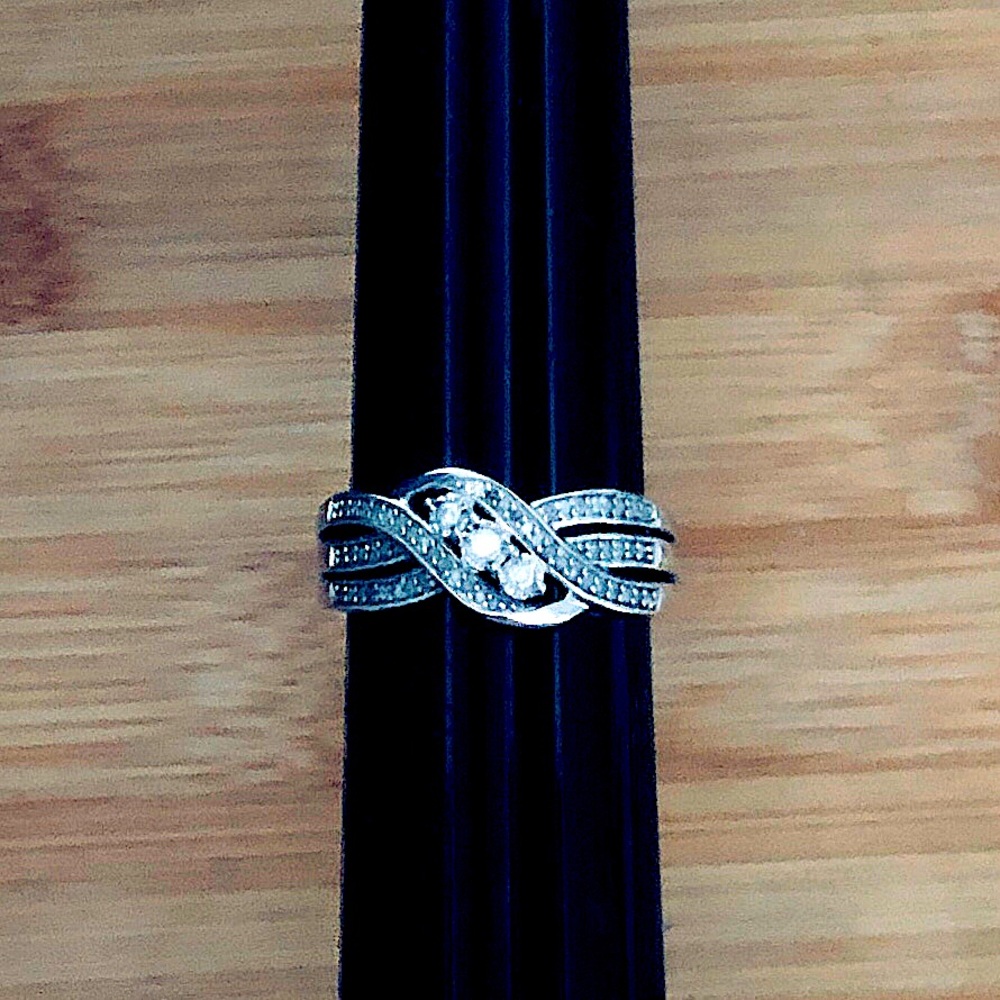 $112 Genuine Diamond & Sterling Designer Estate Ring Size 9 & 1/4 Marked UD 925
